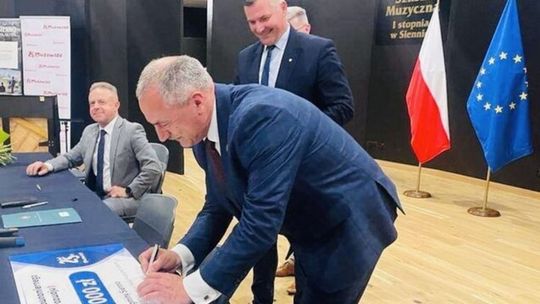 Szkoła muzyczna w Siennie będzie miała nowy sprzęt