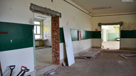 Szkoła w Pionkach odzyskuje blask (zdjęcia)