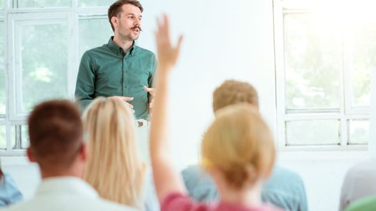 Szkolenia rady pedagogicznej – dlaczego warto z nich korzystać?