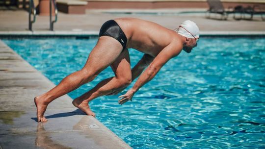 Szorty męskie kąpielowe: jak wybrać idealne na lato