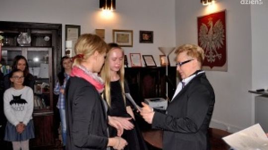 SZYDŁOWIEC. Stypendia dla najlepszych uczniów przyznane