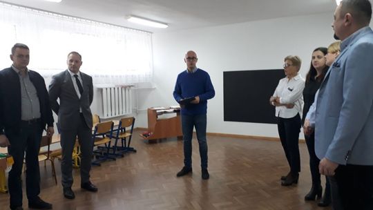 Szydłowiec. Szkoła z nową świetlicą