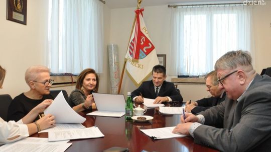 Szydłowiec. Wiosną rozpoczęcie prac na drogach JASTRZĄB – GĄSAWY RZĄDOWE i SZYDŁOWIEC – MAJDÓW