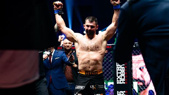 Szymon Kołecki z pasem Babilon MMA! Mistrz olimpijski triumfował w Radomskim Centrum Sportu