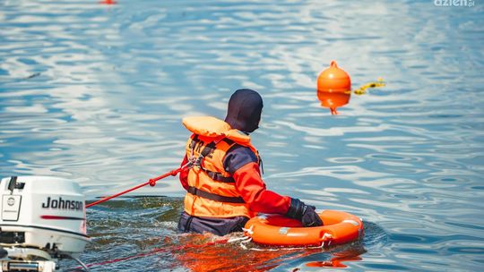 Tak ratują życie. Ćwiczyli na zalewie Jagodno