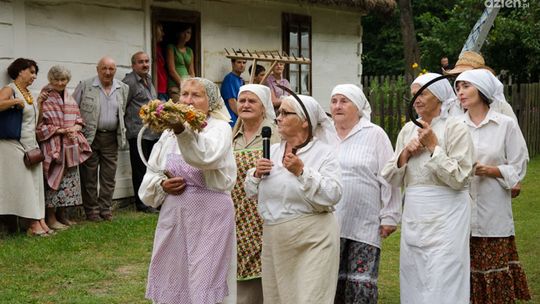 Tańce, hulanki i żniwa w skansenie