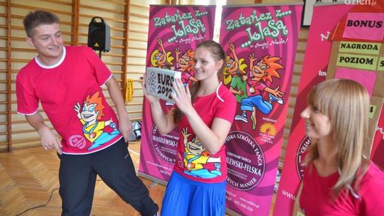 Tańcz i ucz się manier!