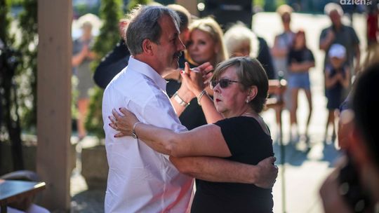 Tango pod "Teatralną" (zdjęcia)