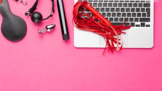 Technologiczna rewolucja w sypialni - Jak gadżety i aplikacje przemieniają intymność