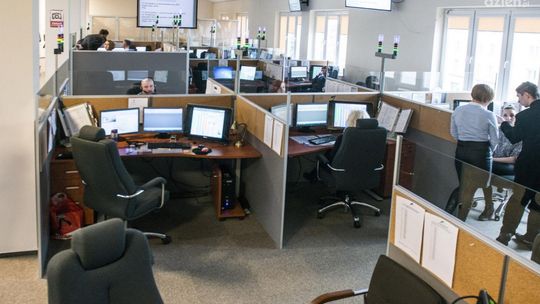 Telefon ratunkowy? Poproszę pizzę! jak działa linia 112