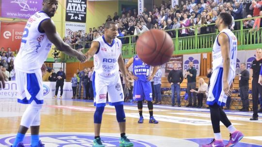 Thomas wygrywa z Polfarmexem!