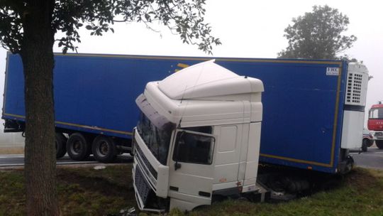 Tir w rowie na krajowej 12