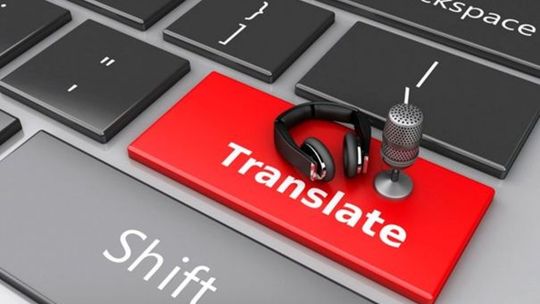 Tłumaczenia symultaniczne a konsekutywne. Na czym polegają różnice pomiędzy nimi?