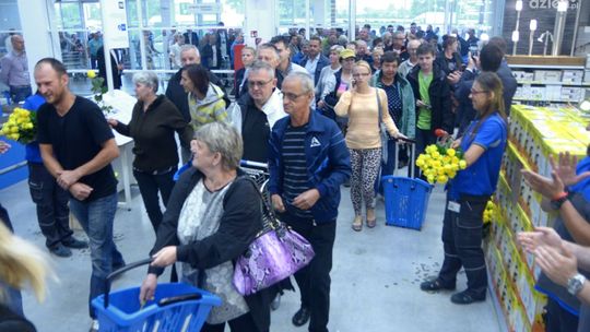 Tłumy klientów na otwarciu Castoramy