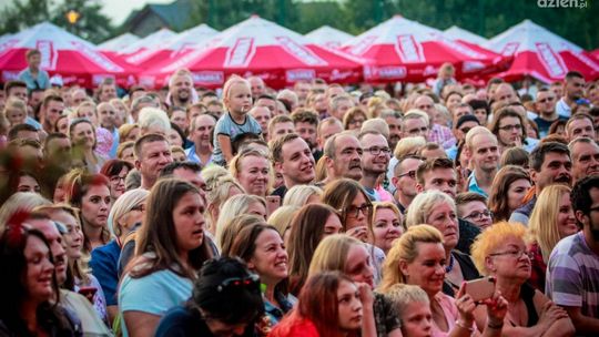 Tłumy ludzi na dożynkach powiatowo-gminnych w Wolanowie (zdjęcia)