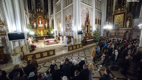 Tłumy na pasterce w katedrze [ZDJĘCIA]