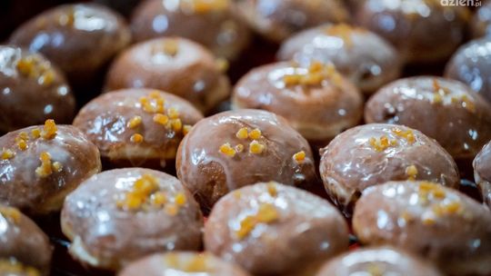 Tłusty Czwartek. Jak wyglądały przygotowania w piekarni?