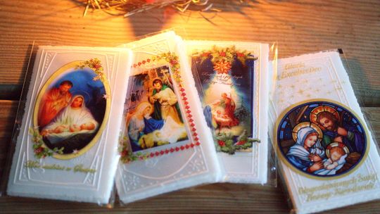 Tradycje wigilijne, które warto pielęgnować – sianko, opłatek i symbolika wieczerzy