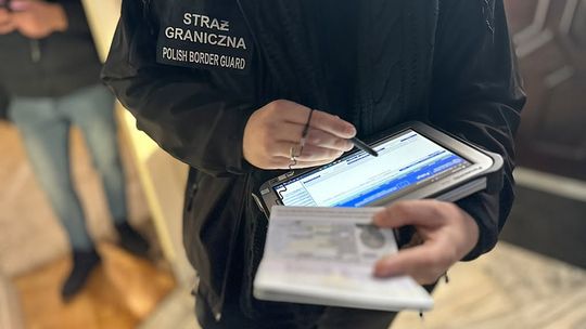 Trafili do aresztu za kradzieże. Teraz muszą opuścić Polskę