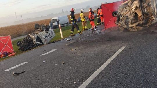 Tragiczny wypadek na DK 50. Zginęły trzy osoby