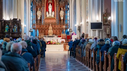 Transmisja mszy świętej z radomskiej katedry