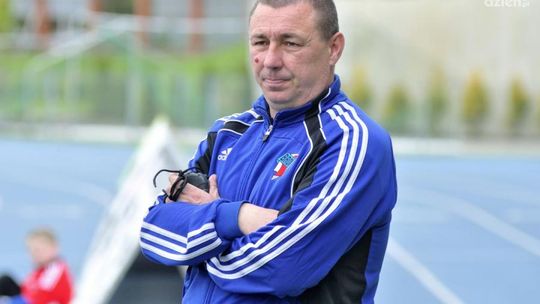 Trener Tomasz Dziubiński zostaje w Broni