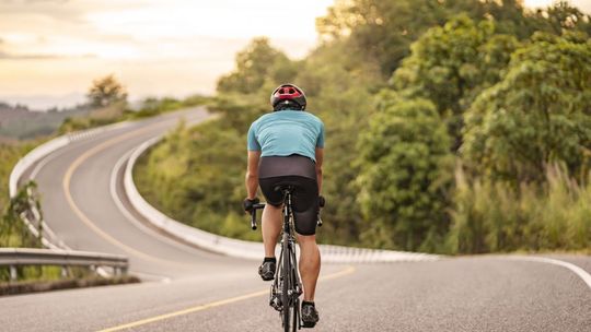 Trening szosowy. Jak skompletować wyposażenie?