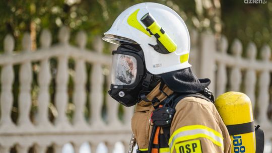 Trująca substancja na Holszańskiej. Mężczyzna w ciężkim stanie trafił do szpitala Trująca substancja na Holszańskiej. Mężczyzna w ciężkim stanie trafił do szpitala