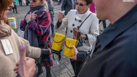 Trwa kwesta na cmentarzu przy ul. Limanowskiego