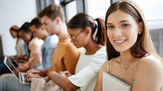 Trwa nabór na studia podyplomowe w EWSPA: jakie kierunki warto rozważyć w tym roku?