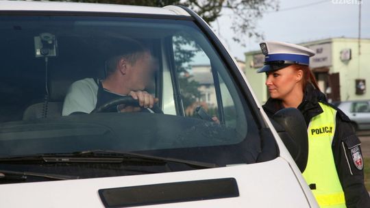 Trwa policyjna kontrola busów