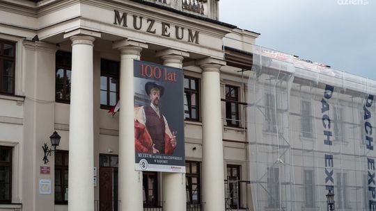 Trwa remont dachu muzeum 