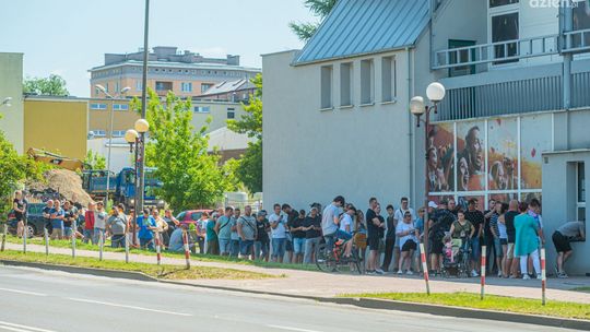Trwają przygotowania do meczu z Legią. Kibice Radomiaka stali w ogromnych kolejkach po bilety