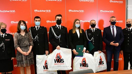 Trzech druhów z regionu zostało Strażakiem Miesiąca 