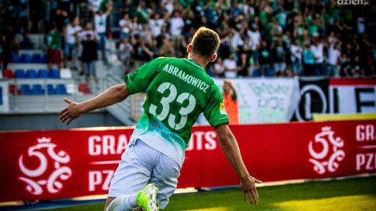 Trzeci triumf Radomiaka w Fortuna 1 Lidze. Zieloni pokonali Sandecję 1:0, choć powinni zdecydowanie wyżej 