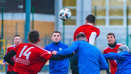 Trzecioligowcy zagrają mecze kontrolne. Pilica podejmie Victorię, a Broń Koronę II Kielce