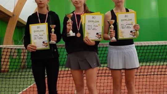 Trzy medale zawodniczek AG Tenis Chorzowska