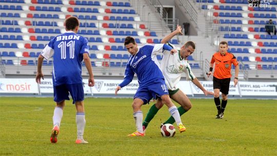 Trzy punkty Broni w starciu z Mazurem