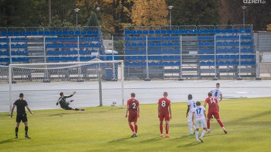 Trzy punkty po widowiskowym meczu Broni Radom