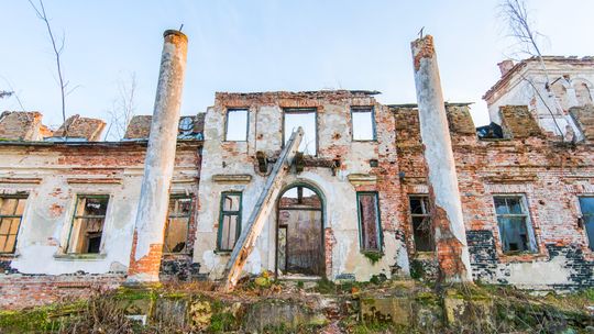 Malownicza wieś pod Radomiem ze słynnymi ruinami. Wyruszy tam Co Za Jazda! Malownicza wieś pod Radomiem ze słynnymi ruinami. Wyruszy tam Co Za Jazda!
