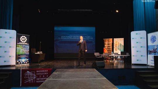 Tuszyński: Lotnisko w Radomiu będzie otwarte na przełomie marca i kwietnia 2023 r.