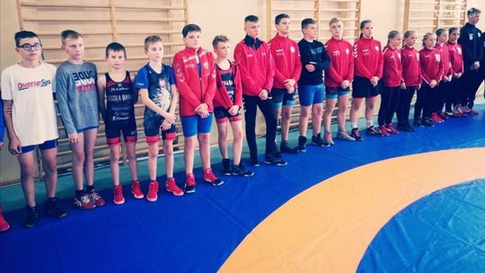 Tym razem siedem medali zapaśników Olimpijczyka Radom