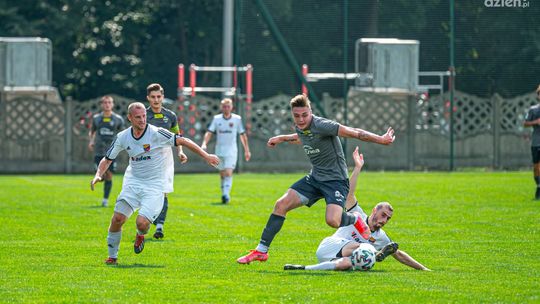 Tymex Liga Okręgowa: Drogowiec rozbił Pilicę, debiut Młodzika na remis