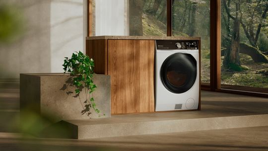 Ubrania idealnie wyprane i wysuszone, gotowe od razu do użycia z pralko-suszarką Electrolux