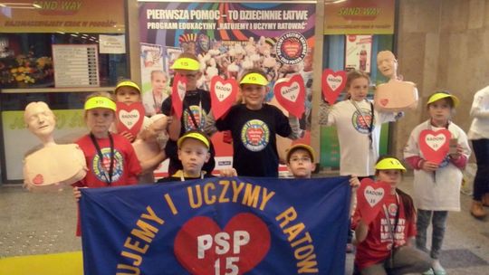 Uczniowie PSP nr 15 uczyli jak ratować życie