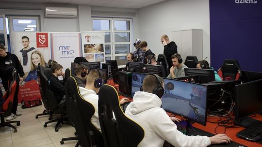 Uczniowie radomskich szkół rywalizowali w turnieju e-sportowym