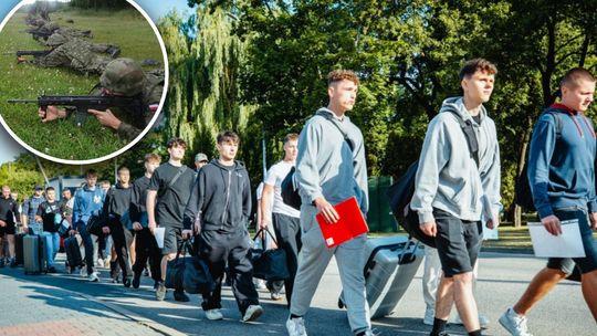 Uczniowie, studenci i nauczyciele ruszyli na wojskowy poligon