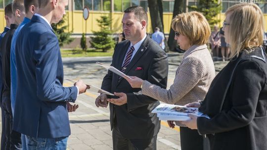 Uczniowie ZDZ otrzymali certyfikaty MON