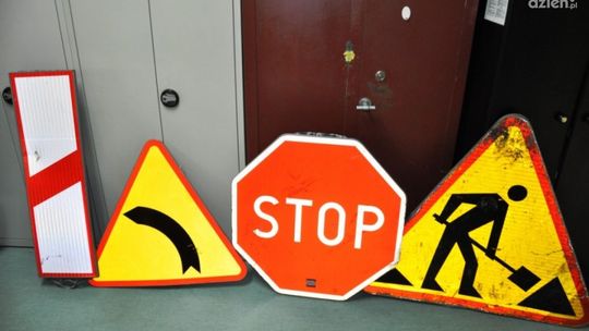 Ukradli znaki - staną przed sądem