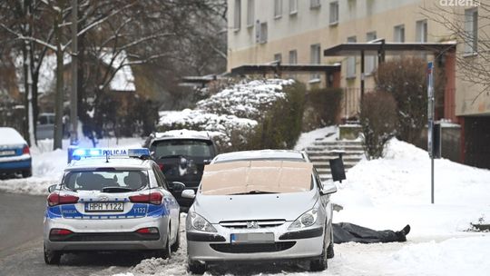 Ul. Grenadierów. Mężczyzna zmarł na ulicy